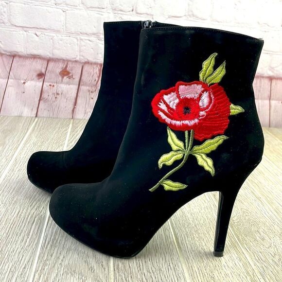 Madeline Stuart Embroidered Floral Stiletto Booties. Women's 8 - Picture 2 of 12